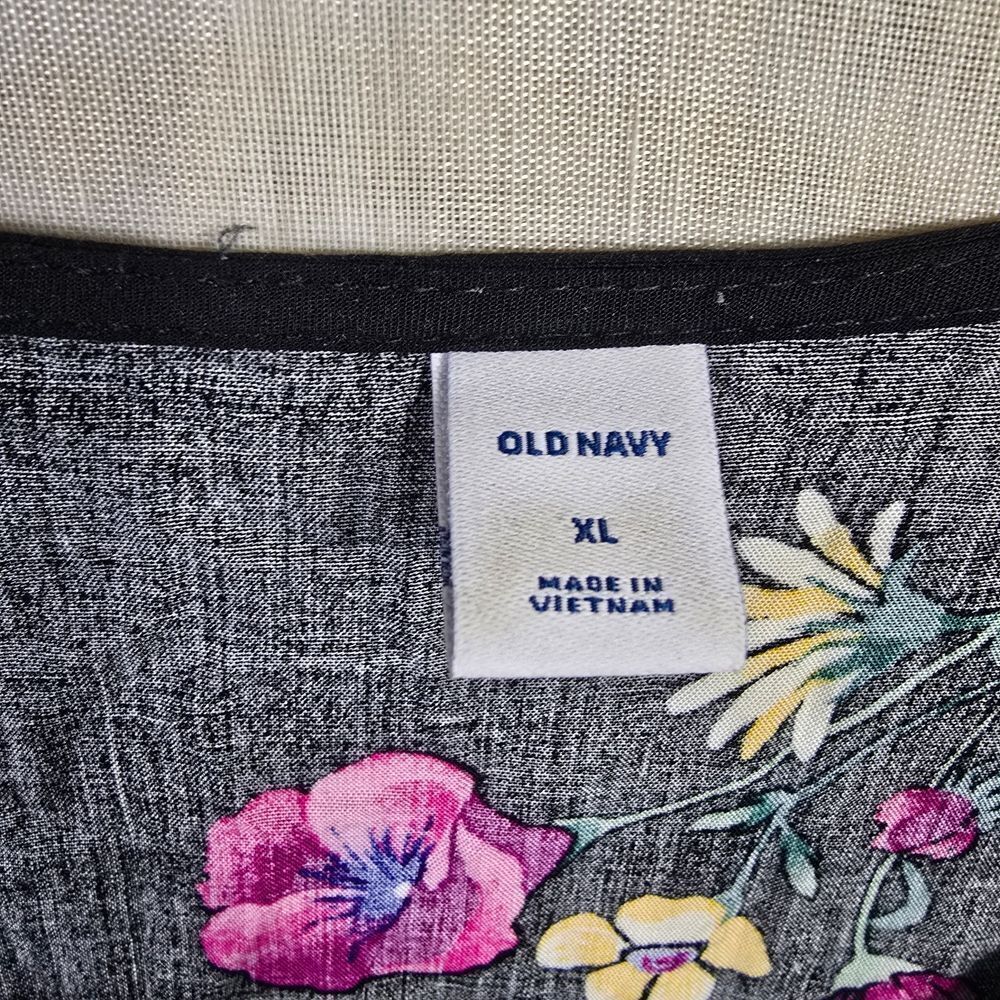 Old Navy Black Floral Blouse - Picture 5 of 8